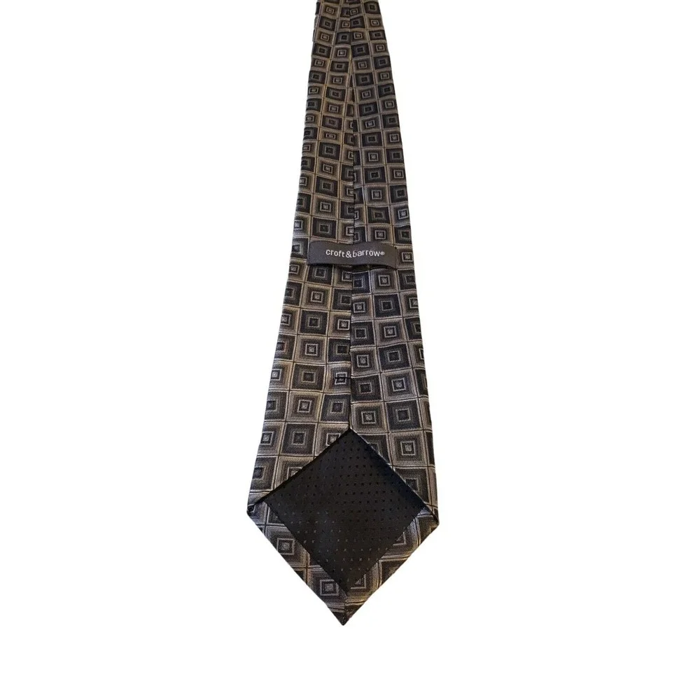 Croft & Barrow Hand‎ Made 100% Silk Neck Tie Made In China Gray Silver Squares
